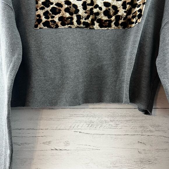 Loyd/Ford Gray Velvet Leopard Sweatshirt Size M - Picture 6 of 9